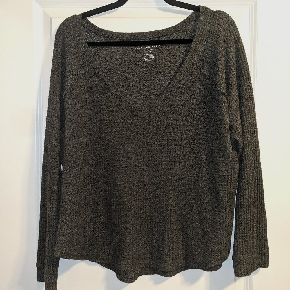 American Eagle Soft and Sexy Plush V-Neck Sweater. Lightly worn. Size XL.